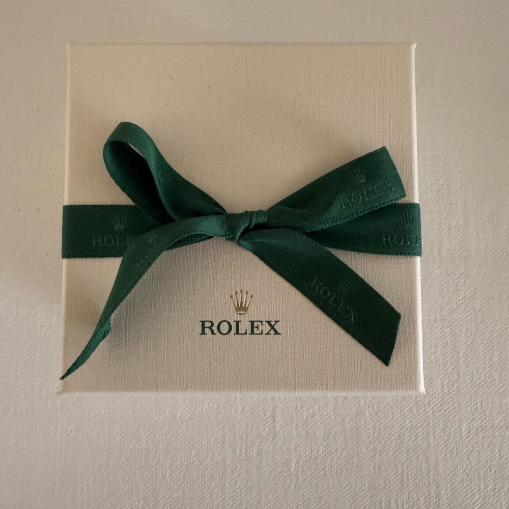 Rolex Green Glass Ribbed Candle - Picture 2 of 3